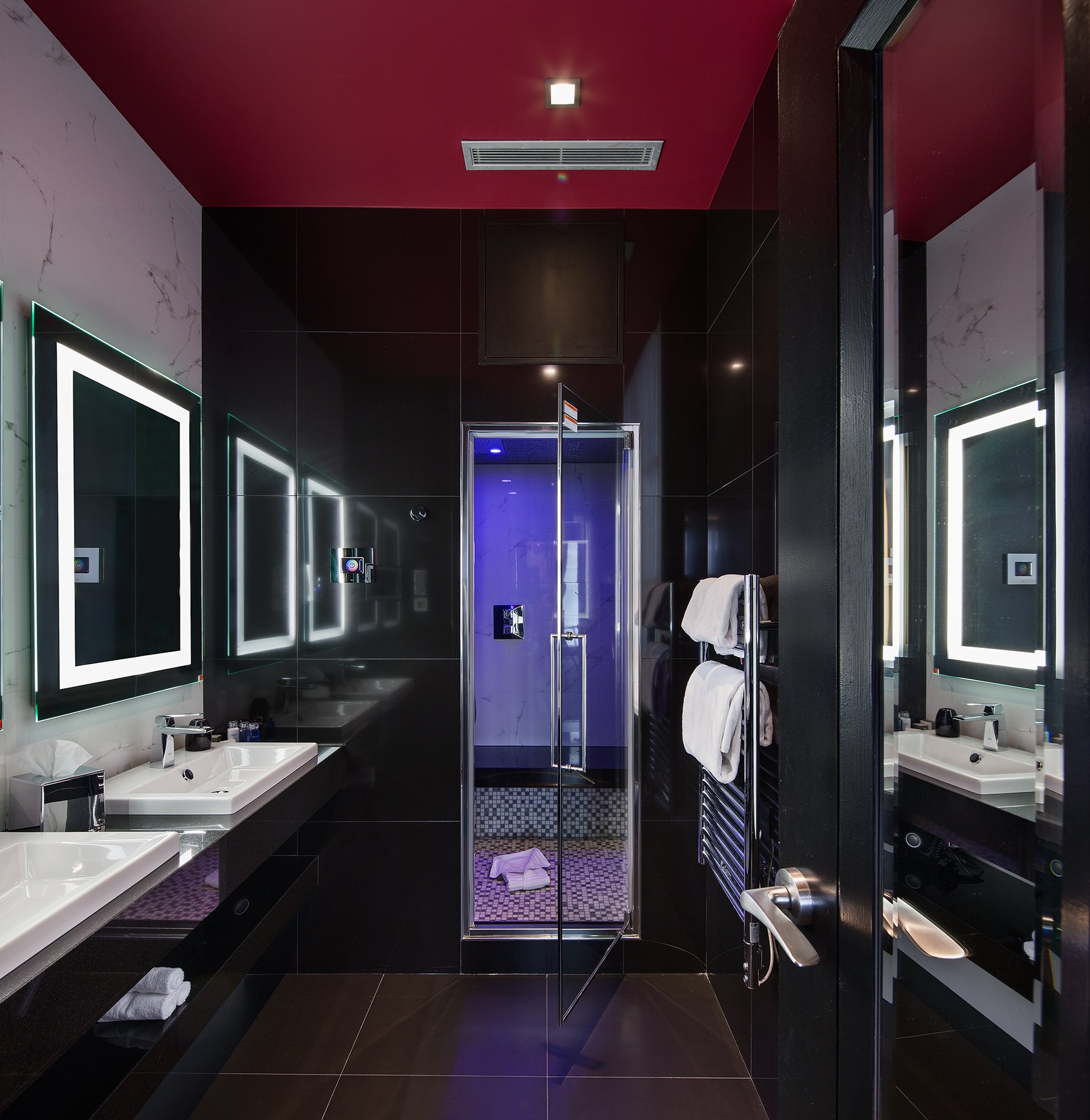 MAH Le Diamond | Diamond Suite bathroom